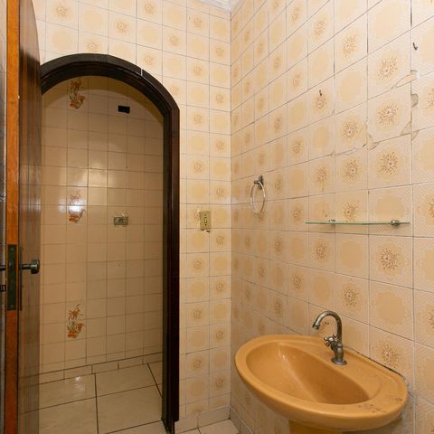 Casa à venda com 132m², 3 quartos e 2 vagas Casa à venda com 132m², 3 quartos e 2 vagasBanheiro 2