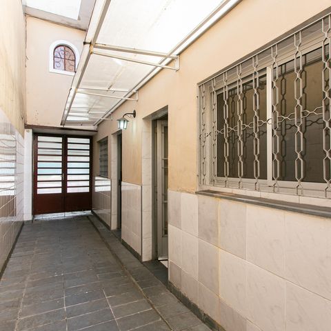 Casa à venda com 132m², 3 quartos e 2 vagas Casa à venda com 132m², 3 quartos e 2 vagasCorredor