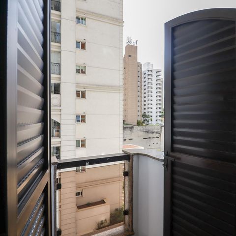 Apartamento à venda com 206m², 4 quartos e 4 vagasVaranda da Suíte 2