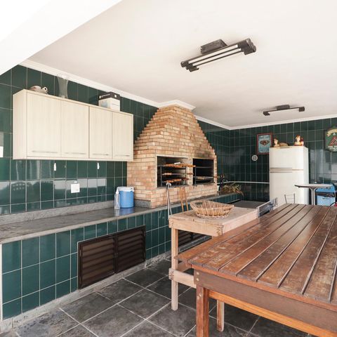 Apartamento à venda com 206m², 4 quartos e 4 vagasChurrasqueira