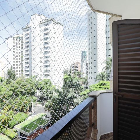 Apartamento à venda com 206m², 4 quartos e 4 vagasVaranda da Suíte 1