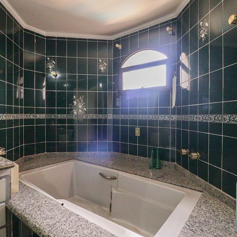 Apartamento à venda com 206m², 4 quartos e 4 vagasVaranda da Suíte 2