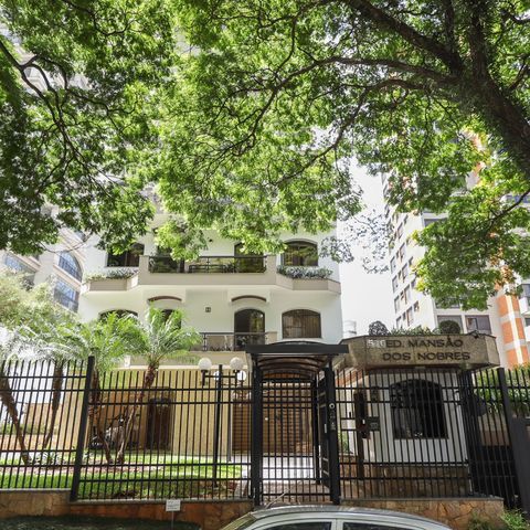 Apartamento à venda com 206m², 4 quartos e 4 vagasFachada