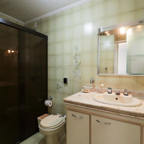 Apartamento à venda com 206m², 4 quartos e 4 vagasBanheiro da Suíte 1