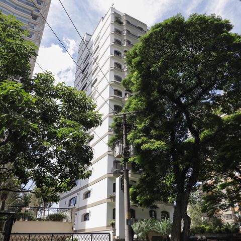 Apartamento à venda com 206m², 4 quartos e 4 vagasFachada