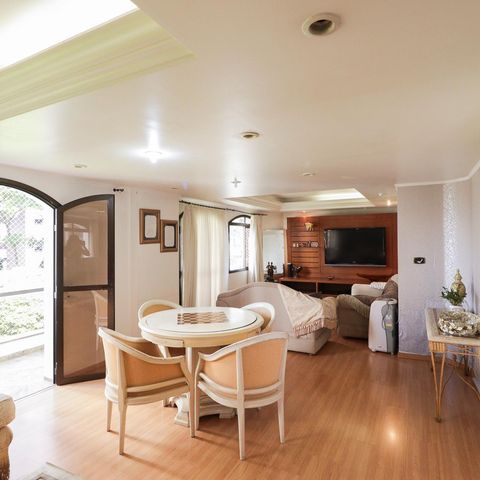 Apartamento à venda com 206m², 4 quartos e 4 vagasSala