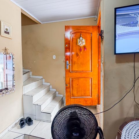 Casa à venda com 90m², 2 quartos e sem vagaSala