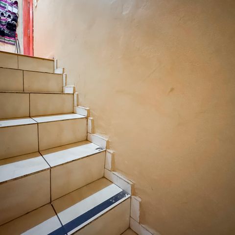 Casa à venda com 90m², 2 quartos e sem vagaEscada