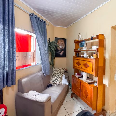 Casa à venda com 90m², 2 quartos e sem vagaSala