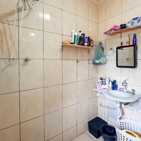 Casa à venda com 90m², 2 quartos e sem vagaBanheiro