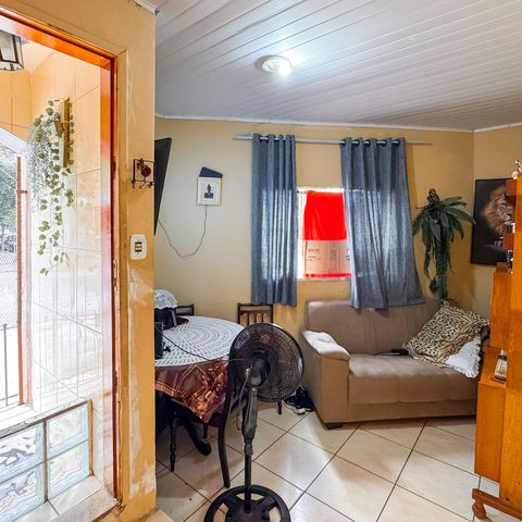 Casa à venda com 90m², 2 quartos e sem vagaSala
