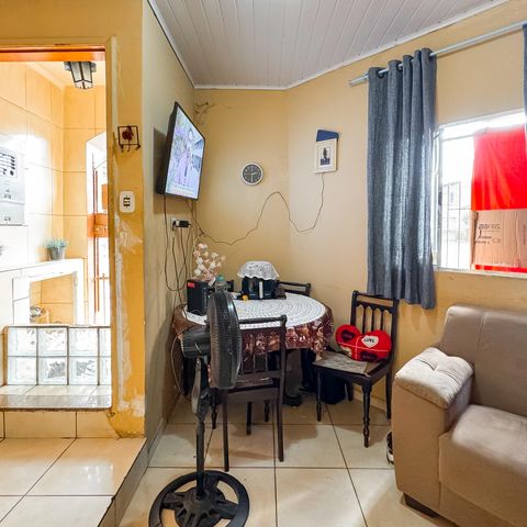 Casa à venda com 90m², 2 quartos e sem vagaSala