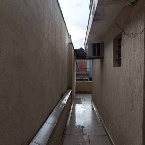 Casa à venda com 165m², 4 quartos e 2 vagasCorredor Externo