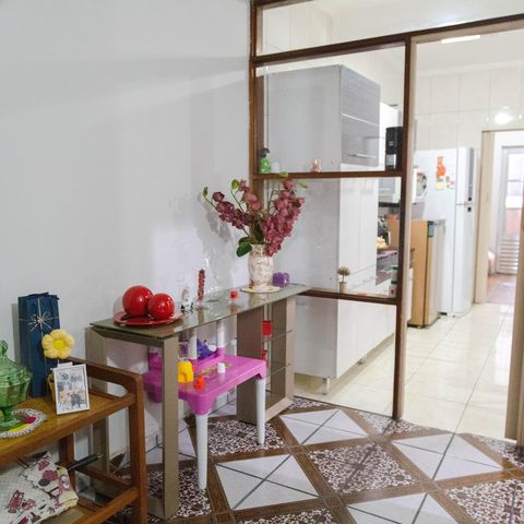 Casa à venda com 165m², 4 quartos e 2 vagasSala
