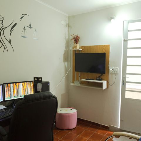 Casa à venda com 165m², 4 quartos e 2 vagasEscritório