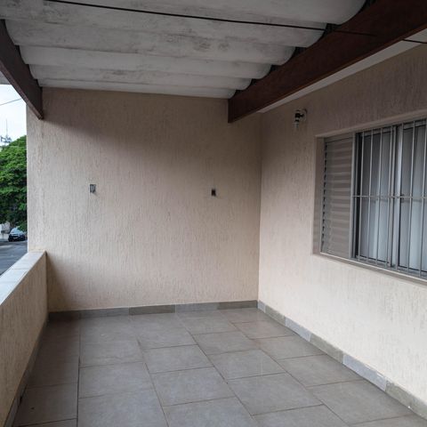 Casa à venda com 165m², 4 quartos e 2 vagasCobertura