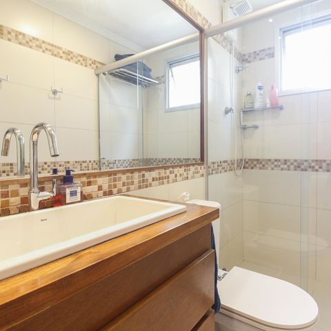 Apartamento à venda com 57m², 2 quartos e 1 vaga Apartamento à venda com 57m², 2 quartos e 1 vagaBanheiro