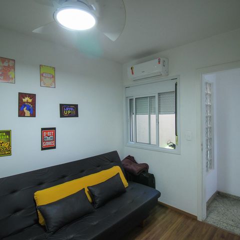 Casa de condomínio à venda com 392m², 4 quartos e 6 vagas Casa de condomínio à venda com 392m², 4 quartos e 6 vagasQuarto
