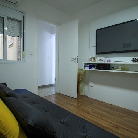 Casa de condomínio à venda com 392m², 4 quartos e 6 vagas Casa de condomínio à venda com 392m², 4 quartos e 6 vagasQuarto