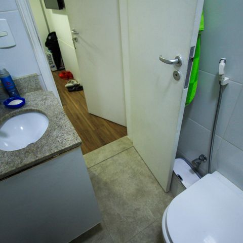 Casa de condomínio à venda com 392m², 4 quartos e 6 vagas Casa de condomínio à venda com 392m², 4 quartos e 6 vagasBanheiro da Suíte 3