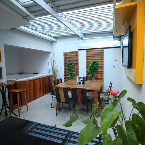 Casa de condomínio à venda com 392m², 4 quartos e 6 vagas Casa de condomínio à venda com 392m², 4 quartos e 6 vagasCozinha