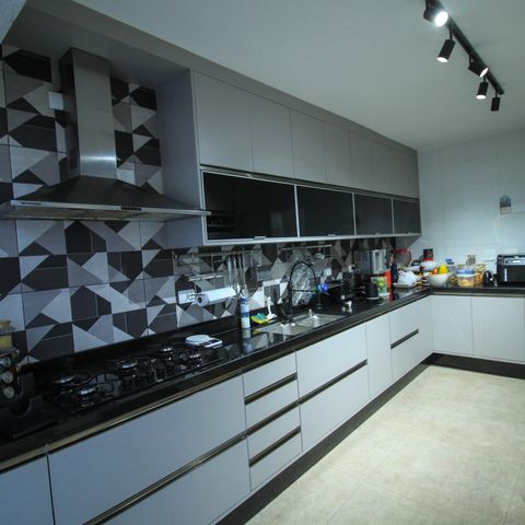 Casa de condomínio à venda com 392m², 4 quartos e 6 vagas Casa de condomínio à venda com 392m², 4 quartos e 6 vagasCozinha