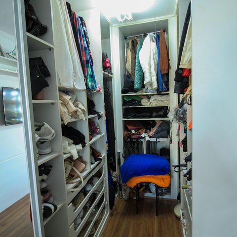 Casa de condomínio à venda com 392m², 4 quartos e 6 vagas Casa de condomínio à venda com 392m², 4 quartos e 6 vagasCloset da suíte 1
