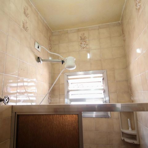 Casa à venda com 450m², 7 quartos e 5 vagas Casa à venda com 450m², 7 quartos e 5 vagascasa 3 banheiro