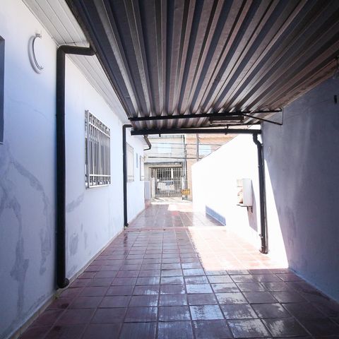 Casa à venda com 450m², 7 quartos e 5 vagas Casa à venda com 450m², 7 quartos e 5 vagasÁrea comum