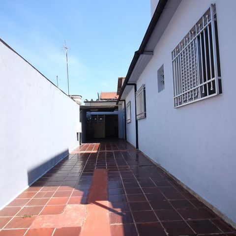 Casa à venda com 450m², 7 quartos e 5 vagas Casa à venda com 450m², 7 quartos e 5 vagasÁrea comum
