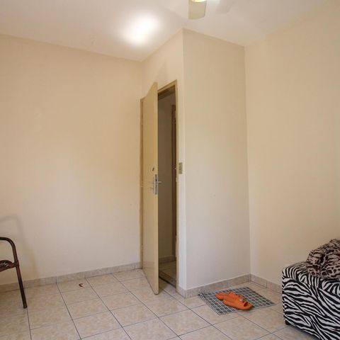 Casa à venda com 450m², 7 quartos e 5 vagas Casa à venda com 450m², 7 quartos e 5 vagascasa 2 Quarto 2