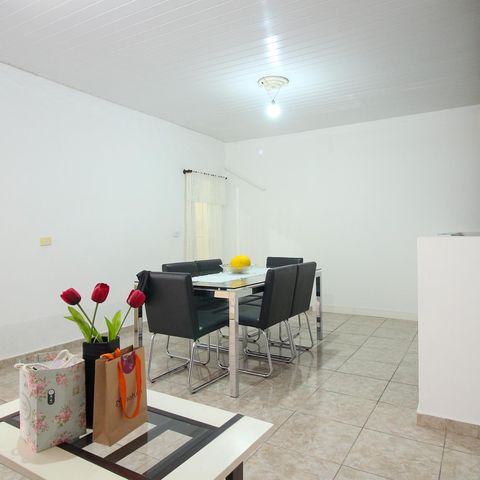 Casa à venda com 450m², 7 quartos e 5 vagas Casa à venda com 450m², 7 quartos e 5 vagasSala