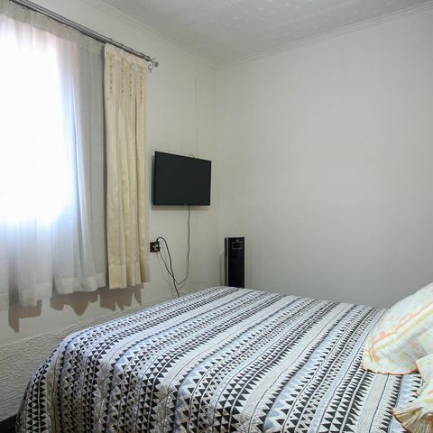Casa à venda com 450m², 7 quartos e 5 vagas Casa à venda com 450m², 7 quartos e 5 vagasQuarto
