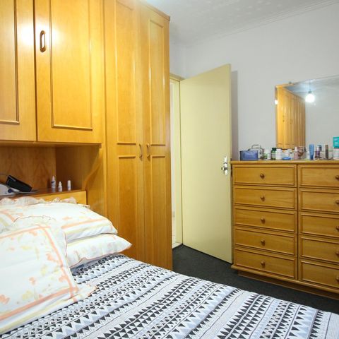 Casa à venda com 450m², 7 quartos e 5 vagas Casa à venda com 450m², 7 quartos e 5 vagasQuarto