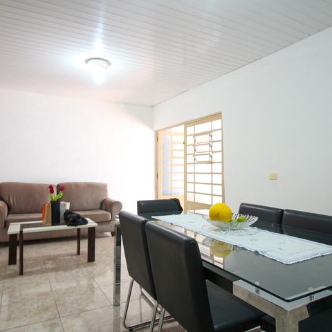 Casa à venda com 450m², 7 quartos e 5 vagas Casa à venda com 450m², 7 quartos e 5 vagasSala