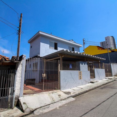 Casa à venda com 450m², 7 quartos e 5 vagas Casa à venda com 450m², 7 quartos e 5 vagasFachada