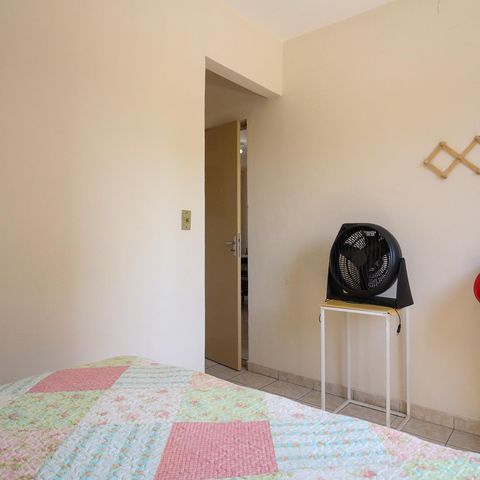 Casa à venda com 450m², 7 quartos e 5 vagas Casa à venda com 450m², 7 quartos e 5 vagascasa 2 Quarto 3