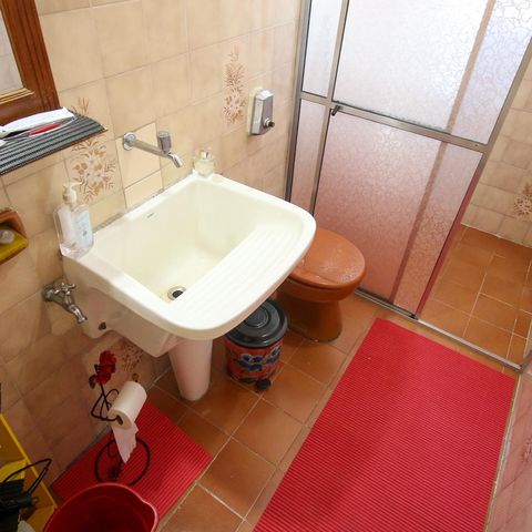 Casa à venda com 450m², 7 quartos e 5 vagas Casa à venda com 450m², 7 quartos e 5 vagascasa 2 Banheiro e Área de Serviço