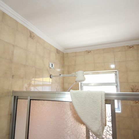 Casa à venda com 450m², 7 quartos e 5 vagas Casa à venda com 450m², 7 quartos e 5 vagascasa 2 Banheiro e Área de Serviço