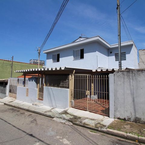 Casa à venda com 450m², 7 quartos e 5 vagas Casa à venda com 450m², 7 quartos e 5 vagasFachada