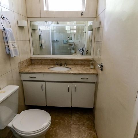 Casa à venda com 463m², 4 quartos e 6 vagas Casa à venda com 463m², 4 quartos e 6 vagasBanheiro da Suíte 3