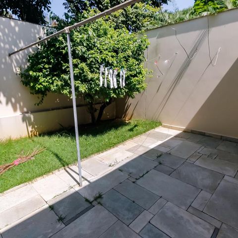 Casa à venda com 463m², 4 quartos e 6 vagas Casa à venda com 463m², 4 quartos e 6 vagasJardim/ quintal