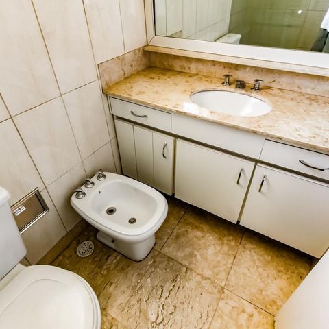 Casa à venda com 463m², 4 quartos e 6 vagas Casa à venda com 463m², 4 quartos e 6 vagasBanheiro da Suíte 2