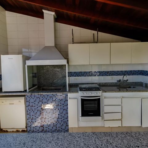 Casa à venda com 463m², 4 quartos e 6 vagas Casa à venda com 463m², 4 quartos e 6 vagasEspaço Gourmet
