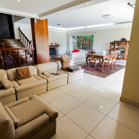 Casa à venda com 463m², 4 quartos e 6 vagas Casa à venda com 463m², 4 quartos e 6 vagasSala 2