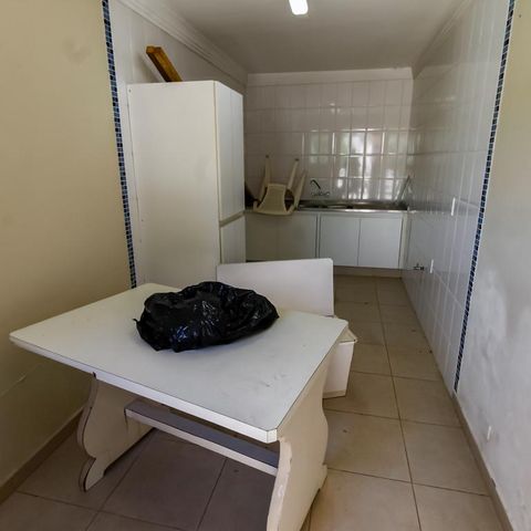 Casa à venda com 463m², 4 quartos e 6 vagas Casa à venda com 463m², 4 quartos e 6 vagascozinha - salão de festas