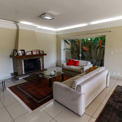Casa à venda com 463m², 4 quartos e 6 vagas Casa à venda com 463m², 4 quartos e 6 vagasSala 1