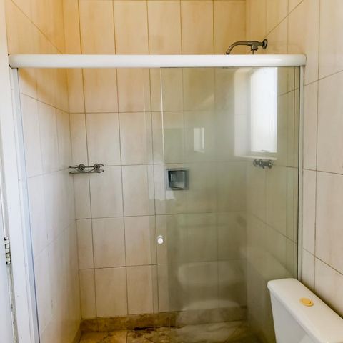 Casa à venda com 463m², 4 quartos e 6 vagas Casa à venda com 463m², 4 quartos e 6 vagasBanheiro da Suíte 2