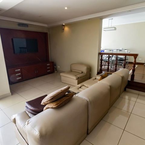 Casa à venda com 463m², 4 quartos e 6 vagas Casa à venda com 463m², 4 quartos e 6 vagasSala 2