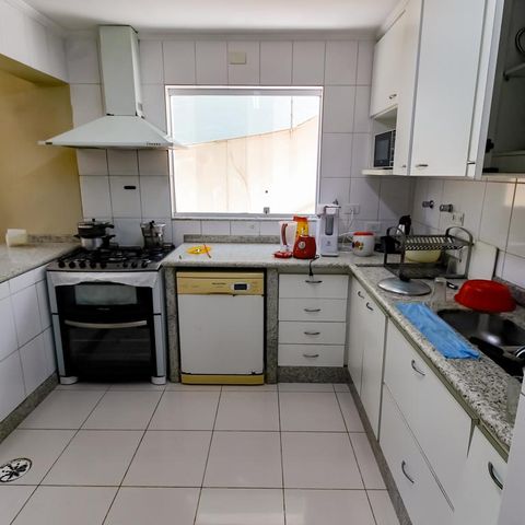 Casa à venda com 463m², 4 quartos e 6 vagas Casa à venda com 463m², 4 quartos e 6 vagasCozinha
